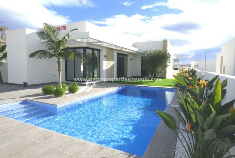 Vind uw huis tussen onze villa's te koop in La Marina San Fulgencio