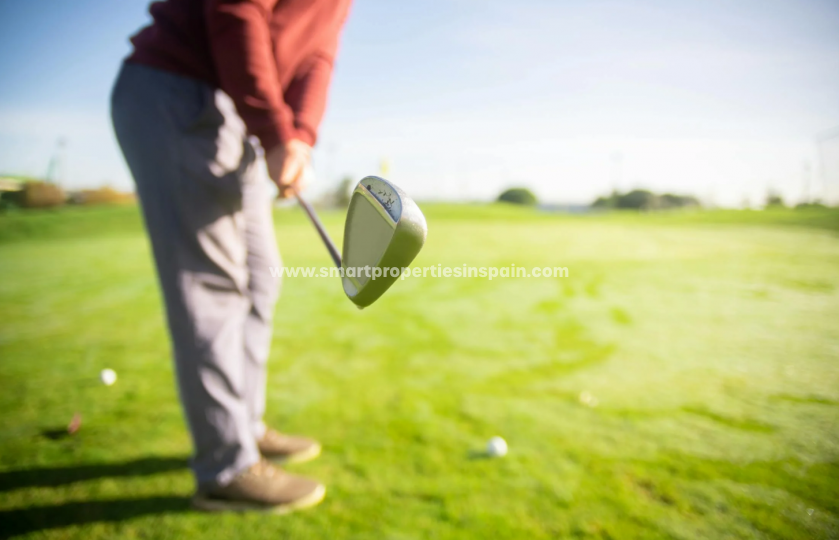 Quels terrains de golf puis-je trouver à proximité de ma villa dans le lotissement La Marina ? Quels terrains de golf puis-je trouver à proximité de ma villa dans le lotissement La Marina ?