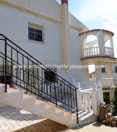 Large family? In this Detached villa for sale in La Marina Urbanization you can gather your friends and relatives