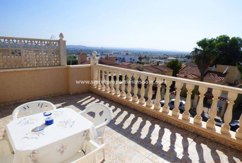 Living on the Costa Blanca with little money is possible: This fabulous Townhouse for sale in La Marina Urbanization confirms it