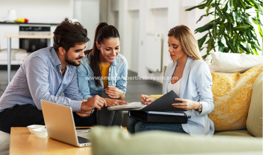 Comprar una casa en urbanización La Marina: Todo lo que debes saber antes de decidirte