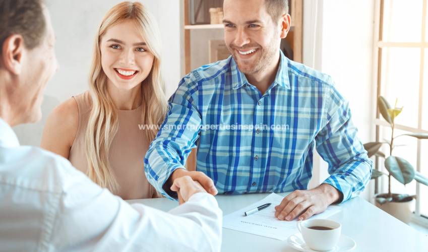Trust SMART PROPERTIES to buy a house in Spain and discover our interesting after-sales service.