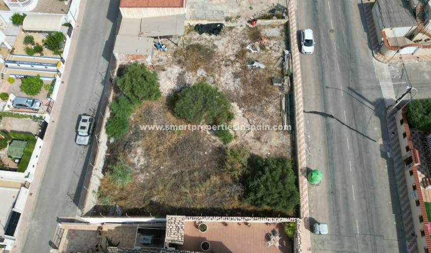 Build your own home on the Costa Blanca? Take a look at this plot for sale in La Marina Urbanization