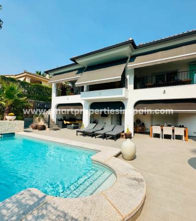 Maak uw dromen waar in deze vrijstaande villa te koop in de urbanisatie La Marina