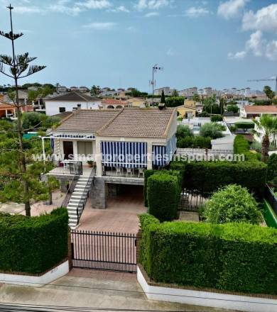 5 raisons pour lesquelles cette villa indépendante à vendre dans lurbanisation La Marina est votre maison idéale sur la Costa Blanca