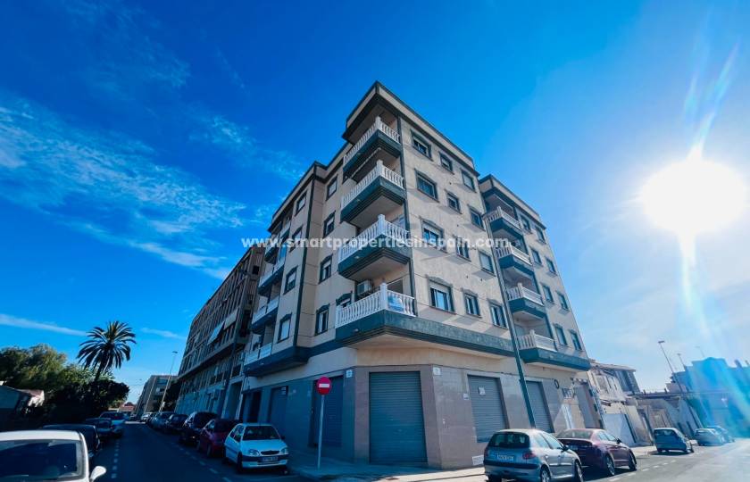 Opportunité d'investissement pour vivre près de la mer et au cœur de la nature ! Découvrez cet appartement à vendre à La Marina Village