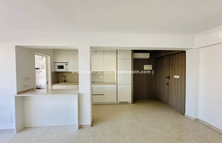 In dit appartement met zeezicht dat te koop staat in La Mata, woont u op de plek waar u altijd al van gedroomd heeft