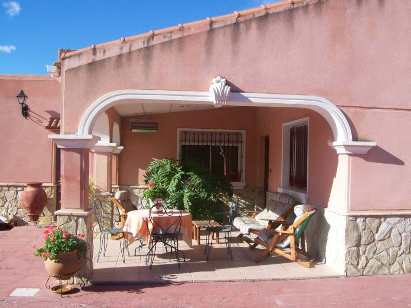 This Detached Villa Is Situated In Crevillente And Hosts 3