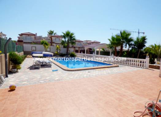 Reventa - Chalet Independiente - La Marina - Urbanización La Marina