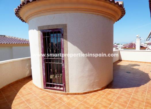 Reventa - Chalet Independiente - La Marina - Urbanización La Marina