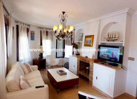 Reventa - Chalet Independiente - La Marina - Urbanización La Marina