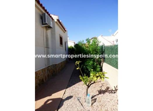 Wiederverkauf - Freistehendes Haus - La Marina - Urbanización La Marina