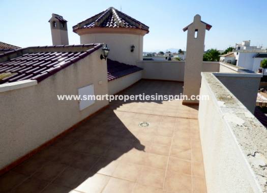 Wiederverkauf - Freistehendes Haus - La Marina - Urbanización La Marina