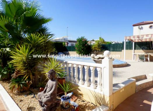 Wiederverkauf - Freistehendes Haus - La Marina - Urbanización La Marina