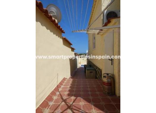 Wiederverkauf - Freistehendes Haus - La Marina - Urbanización La Marina