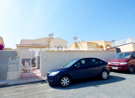 Wiederverkauf - Freistehendes Haus - La Marina - Urbanización La Marina