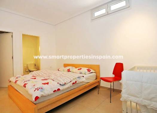 Resale - Detached Villa - La Marina - Urbanización La Marina