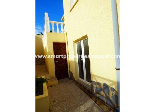 Reventa - Chalet Independiente - La Marina - Urbanización La Marina