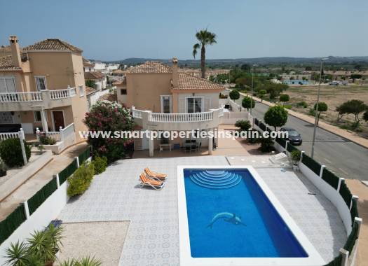 Reventa - Chalet Independiente - La Marina - Urbanización La Marina