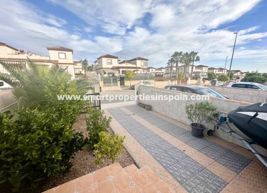 Wederverkoop - Townhouse - La Marina - Urbanización La Marina