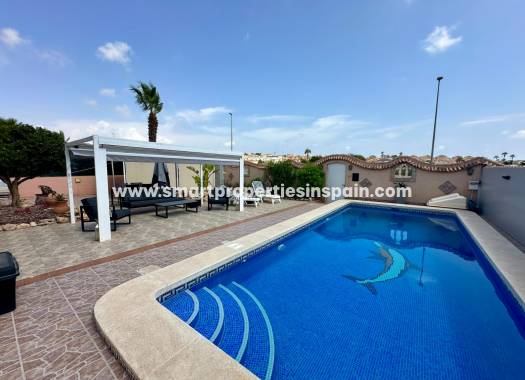 Resale - Detached Villa - La Marina - Urbanización La Marina