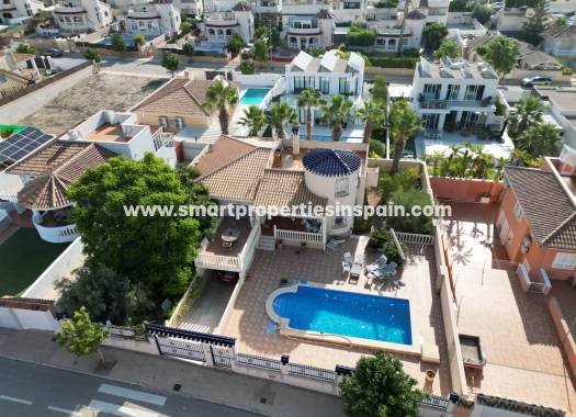 Resale - Detached Villa - La Marina - Urbanización La Marina