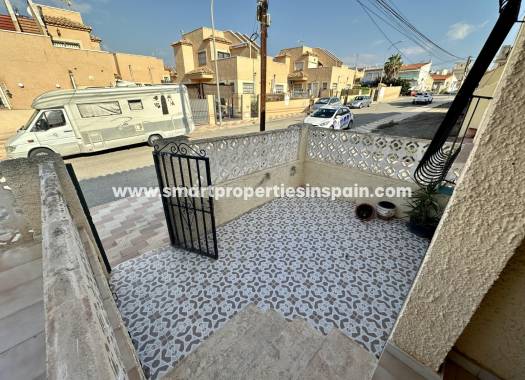 Reventa - Vivienda Adosada - La Marina - Urbanización La Marina