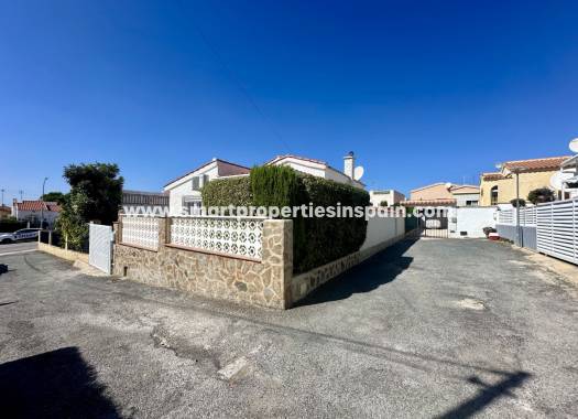 Resale - Detached Villa - La Marina - Urbanización La Marina