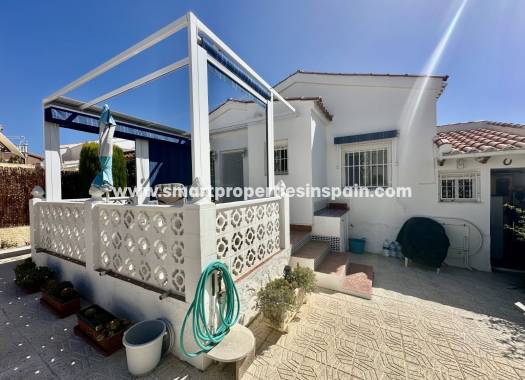 Resale - Detached Villa - La Marina - Urbanización La Marina