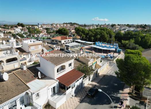 Reventa - Vivienda Adosada - La Marina - Urbanización La Marina