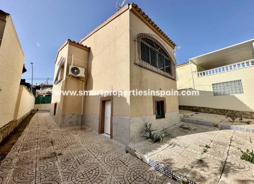 Resale - Detached Villa - La Marina - Urbanización La Marina