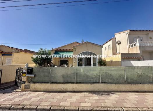 Resale - Detached Villa - La Marina - Urbanización La Marina