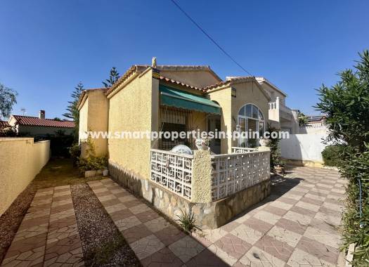 Resale - Detached Villa - La Marina - Urbanización La Marina