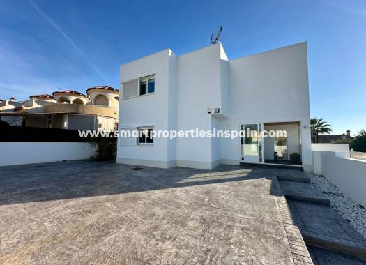 Resale - Detached Villa - La Marina - Urbanización La Marina