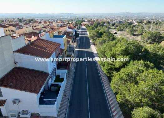 Reventa - Vivienda Adosada - La Marina - Urbanización La Marina