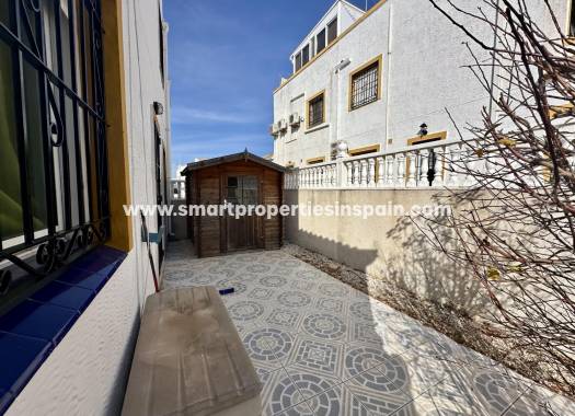 Wederverkoop - Quad Villa - La Marina - Urbanización La Marina