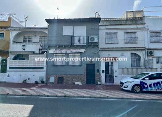 Resale - Townhouse - La Marina - Urbanización La Marina