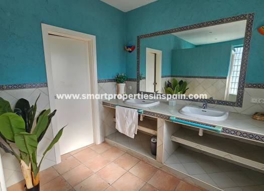 Resale - Detached Villa - Elche