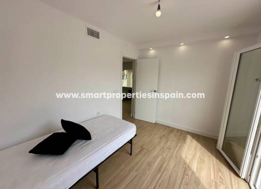 Reventa - Vivienda Semi Adosada - La Marina - Urbanización La Marina