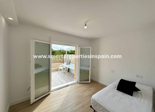 Reventa - Vivienda Semi Adosada - La Marina - Urbanización La Marina