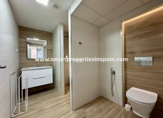 Reventa - Vivienda Semi Adosada - La Marina - Urbanización La Marina