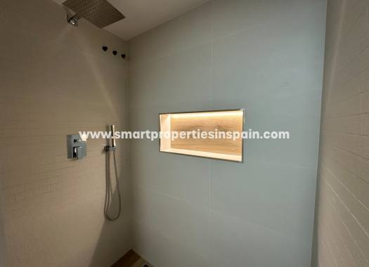 Reventa - Vivienda Semi Adosada - La Marina - Urbanización La Marina