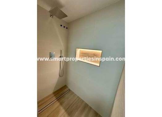 Reventa - Vivienda Semi Adosada - La Marina - Urbanización La Marina