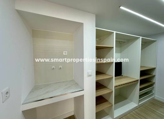 Reventa - Vivienda Semi Adosada - La Marina - Urbanización La Marina