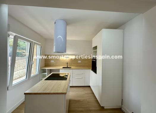 Reventa - Vivienda Semi Adosada - La Marina - Urbanización La Marina