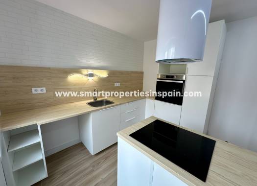 Reventa - Vivienda Semi Adosada - La Marina - Urbanización La Marina