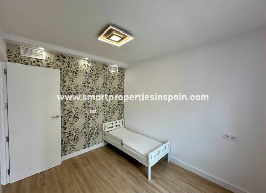 Reventa - Vivienda Semi Adosada - La Marina - Urbanización La Marina