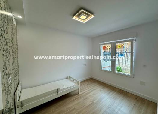 Reventa - Vivienda Semi Adosada - La Marina - Urbanización La Marina