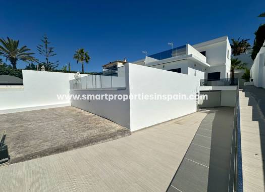 Resale - Detached Villa - La Marina - Urbanización La Marina