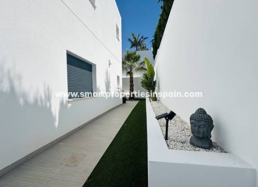 Resale - Detached Villa - La Marina - Urbanización La Marina